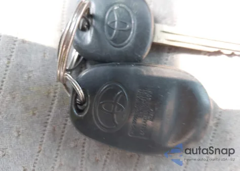 2017 Toyota Sienna Le 8 Passenger z USA, uszkodzony, nr VIN 5TDKZ3DC5HS806235